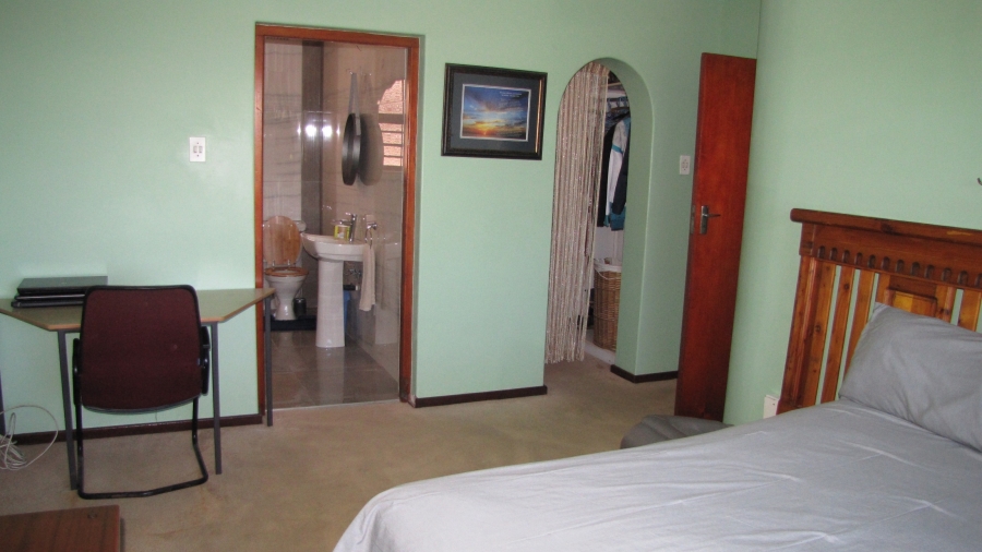 6 Bedroom Property for Sale in Baysville Eastern Cape